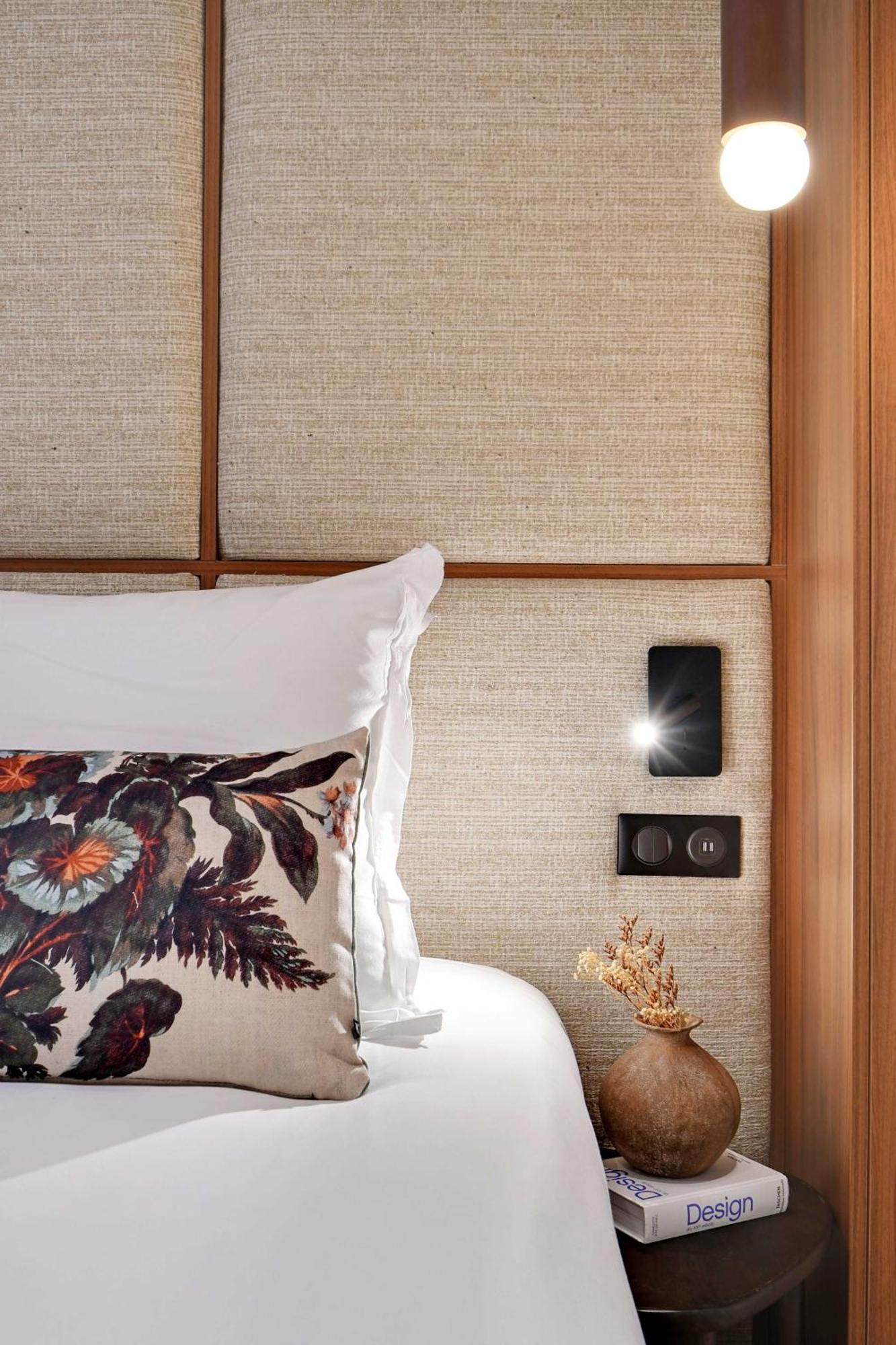 Luxury In The Heart Or Paris-notre Dame